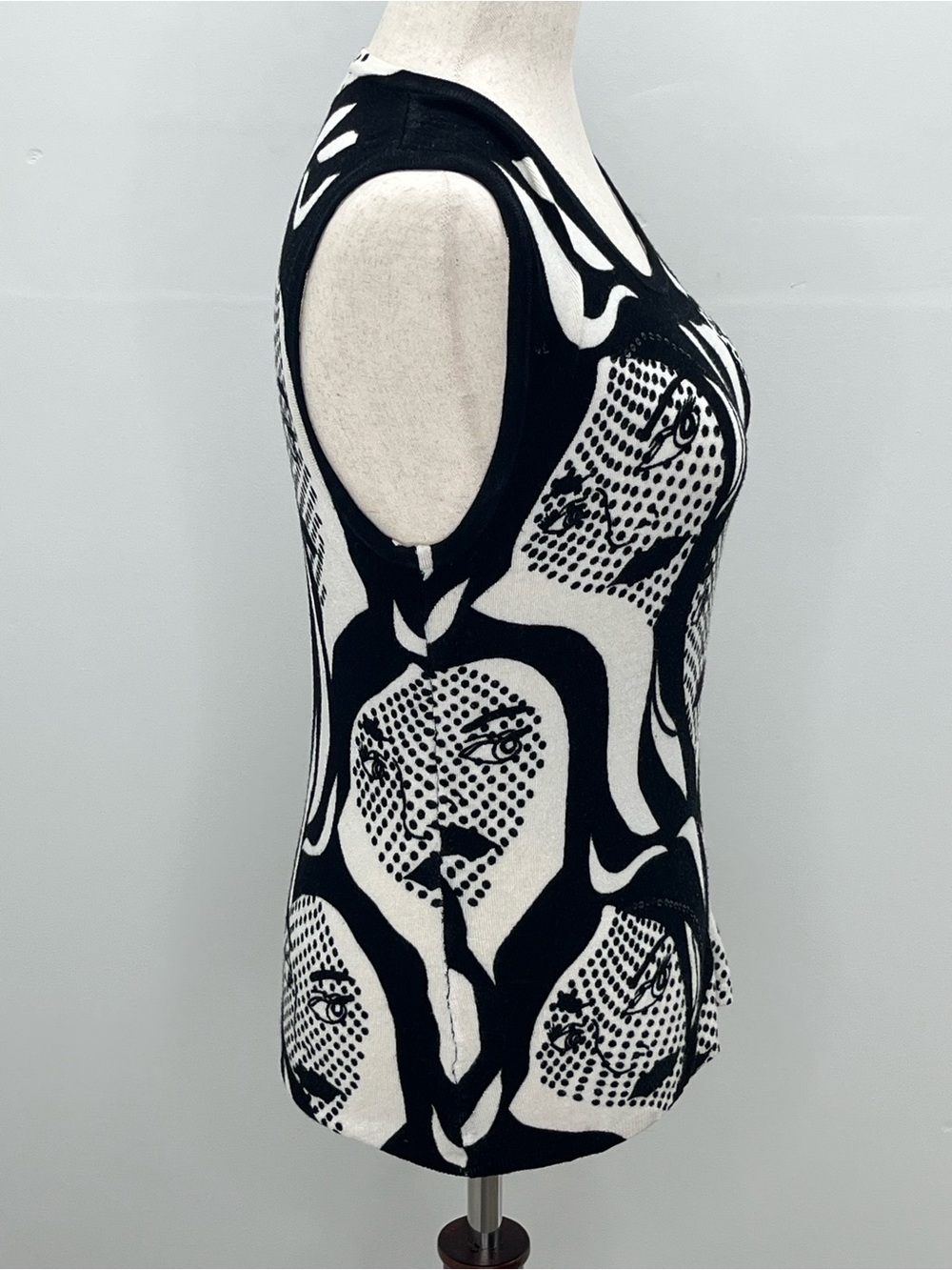Elizabeth New York Black White Graphic Pop Art Face Print Sleeveless Top Small - Picture 6 of 8